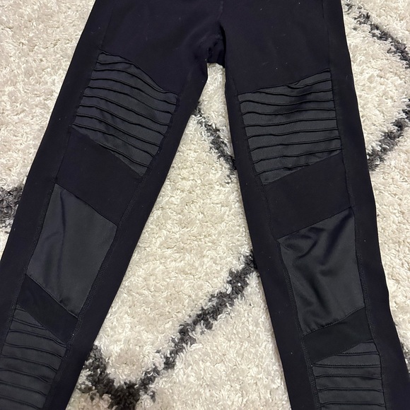 Alo yoga pants black xs - Picture 2 of 5